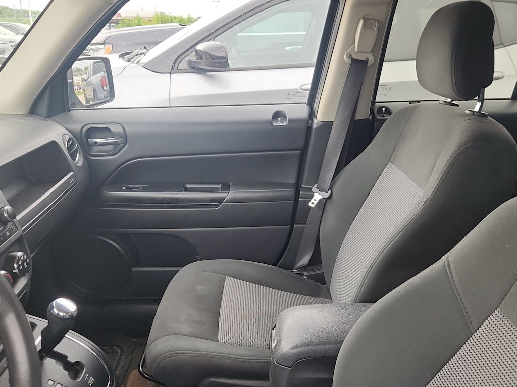 Thumbnail: 2017 Jeep Patriot - 5