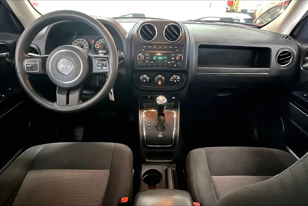 Thumbnail: 2017 Jeep Patriot - 8
