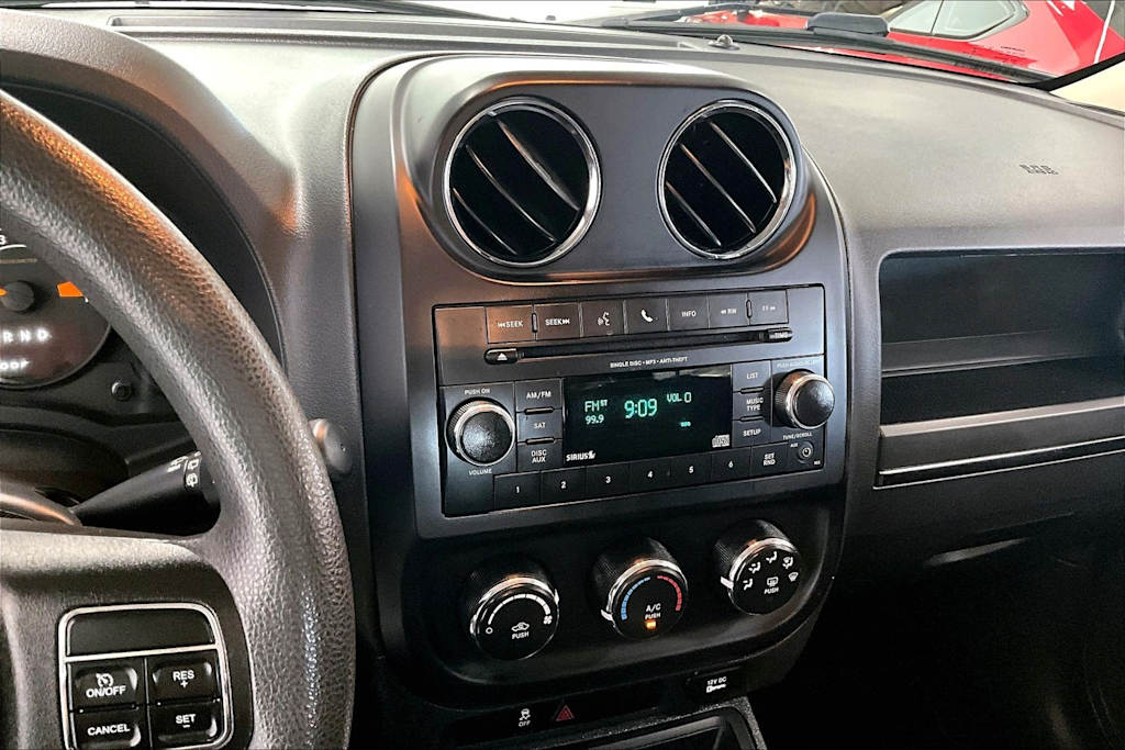 Thumbnail: 2017 Jeep Patriot - 13