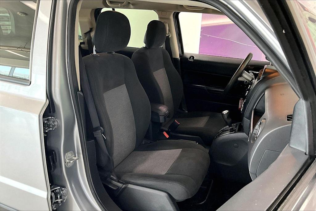 Thumbnail: 2017 Jeep Patriot - 18