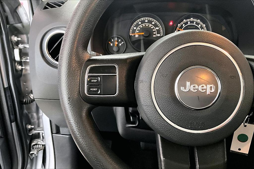 Thumbnail: 2017 Jeep Patriot - 21