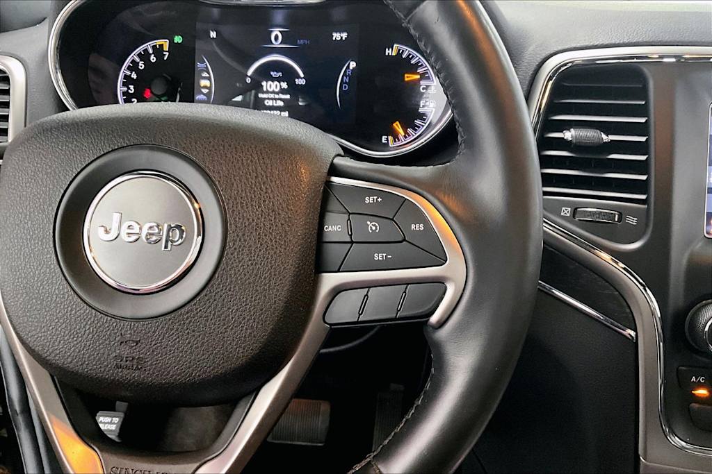 Thumbnail: 2018 Jeep Grand Cherokee - 23