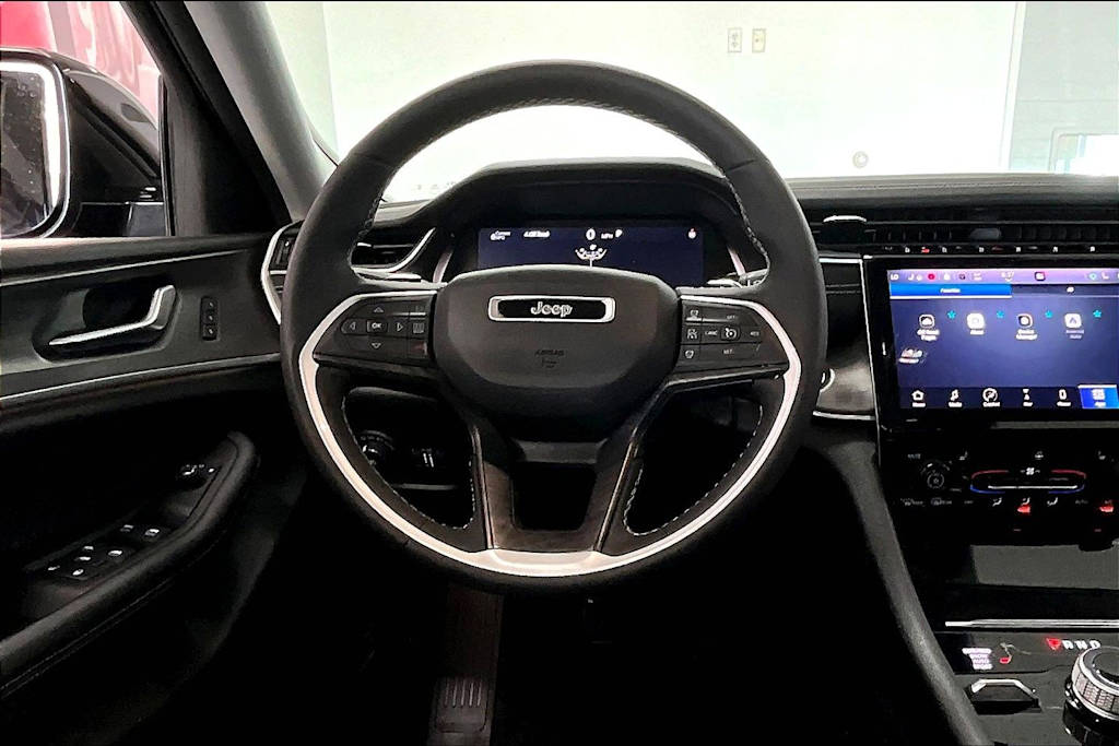 Thumbnail: 2023 Jeep Grand Cherokee - 12