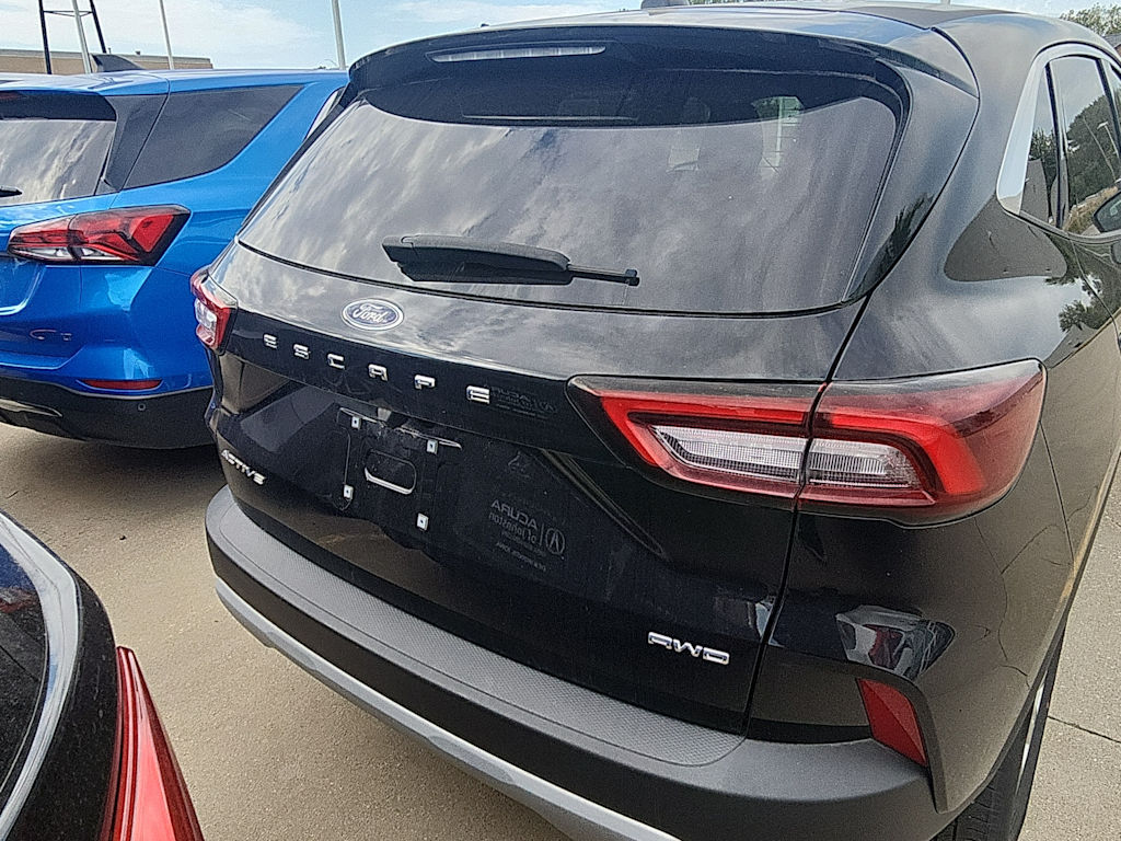 Thumbnail: 2023 Ford Escape - 9