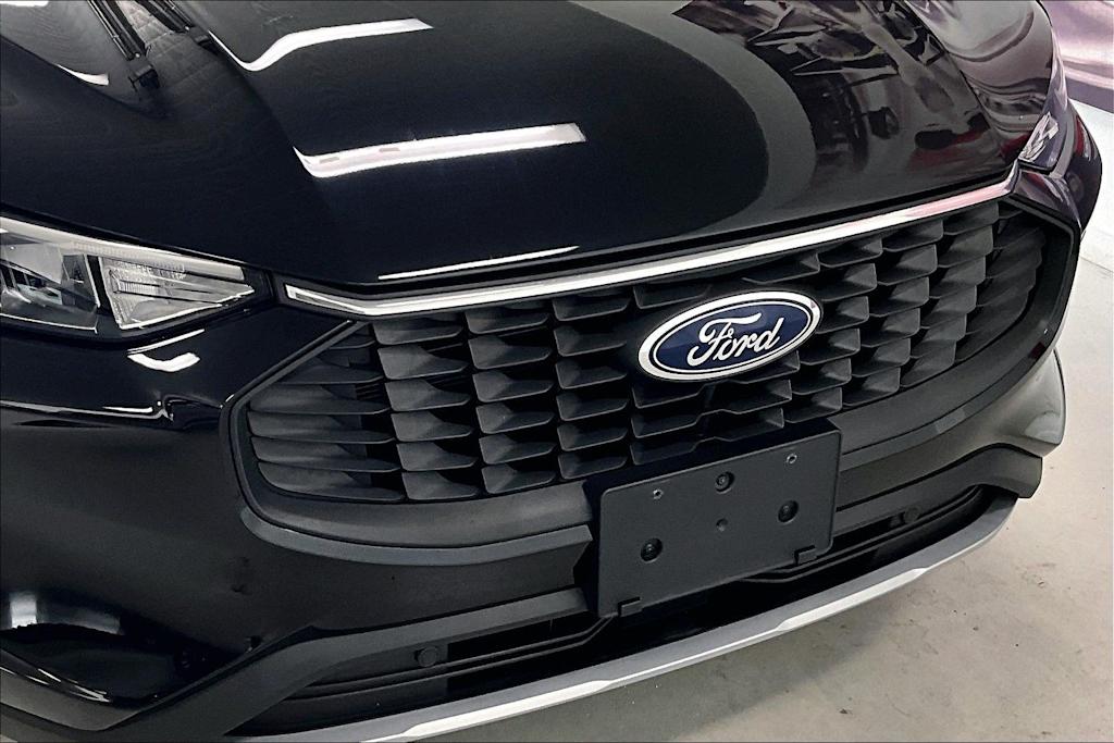 Thumbnail: 2023 Ford Escape - 29