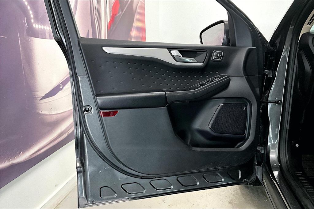 Thumbnail: 2020 Ford Escape - 25