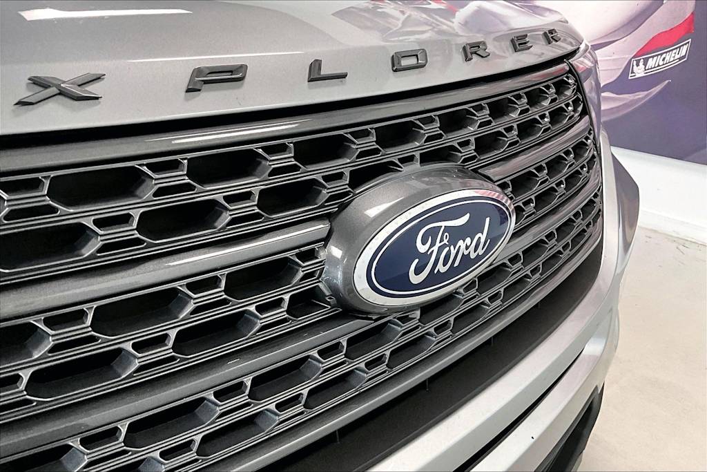 Thumbnail: 2023 Ford Explorer - 32