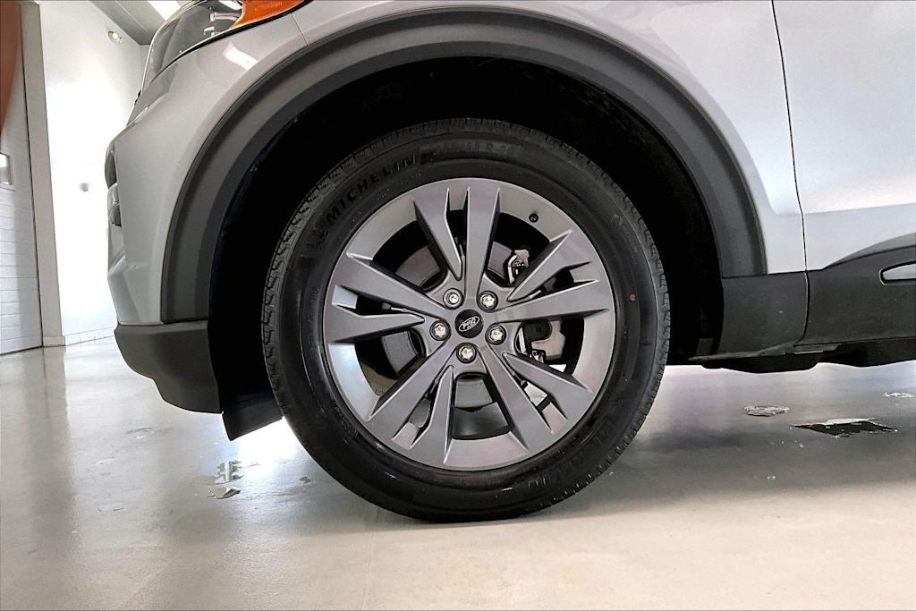 Thumbnail: 2023 Ford Explorer - 8
