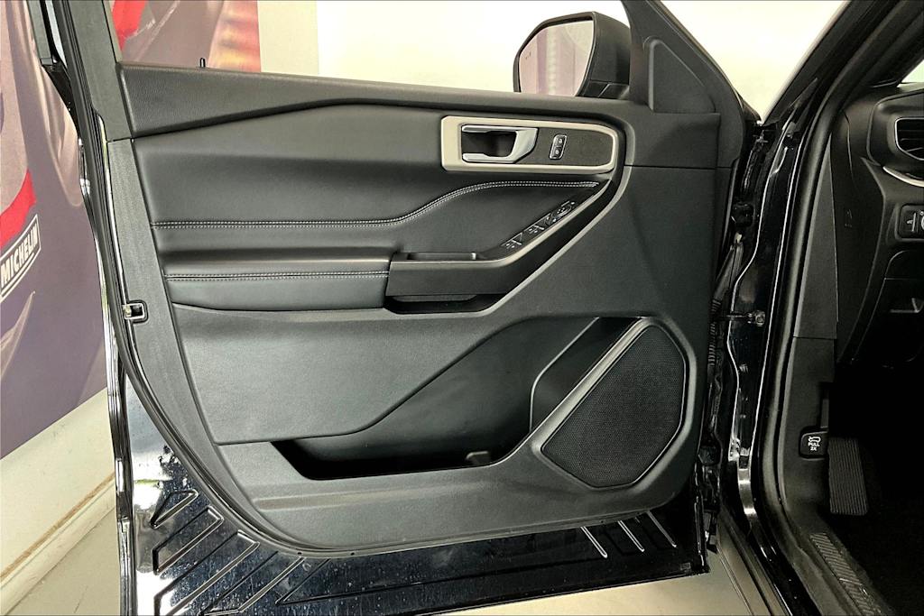 2020 Ford Explorer XLT 24