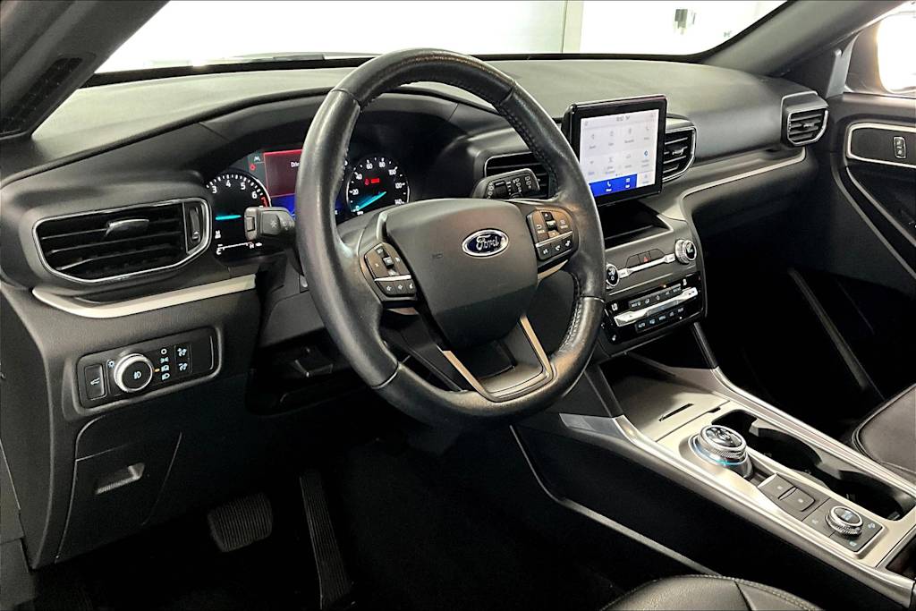 2020 Ford Explorer XLT 2