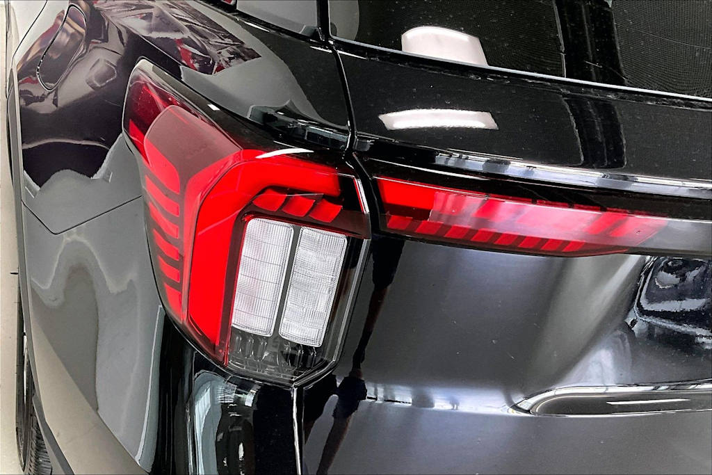 Thumbnail: 2025 Ford Explorer - 29
