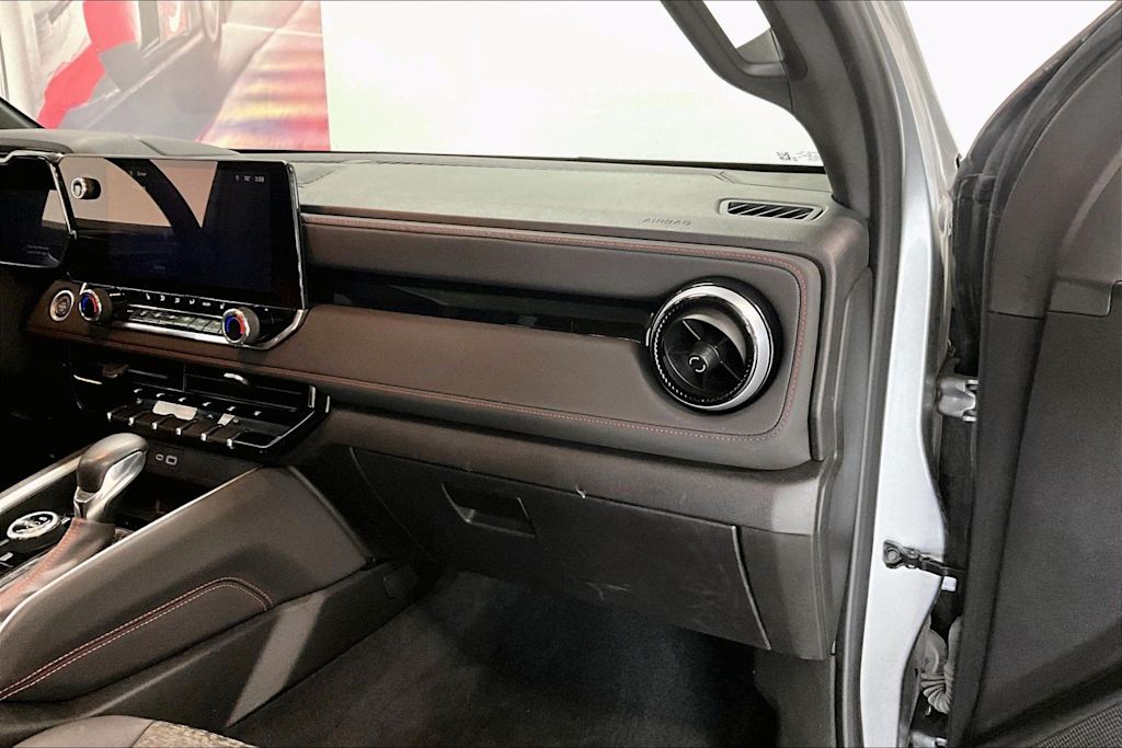 Thumbnail: 2024 Chevrolet Colorado - 13