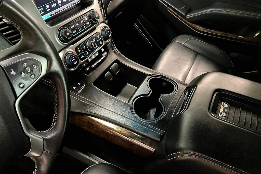 Thumbnail: 2016 Chevrolet Suburban - 16