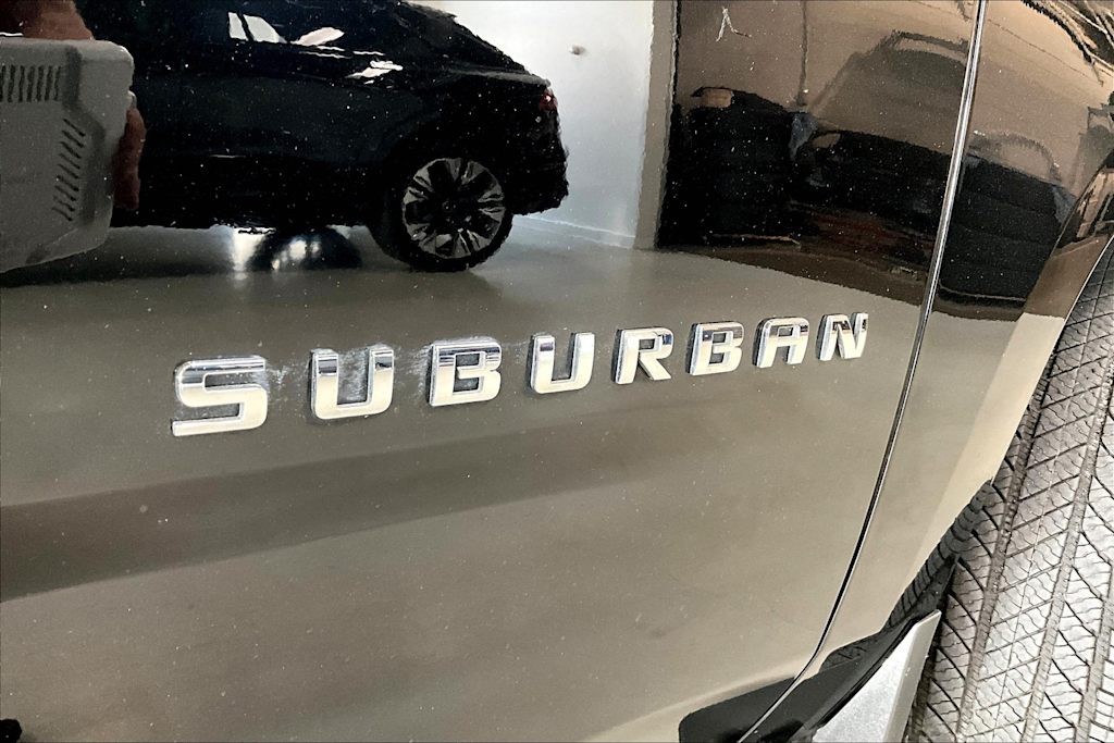 Thumbnail: 2016 Chevrolet Suburban - 7