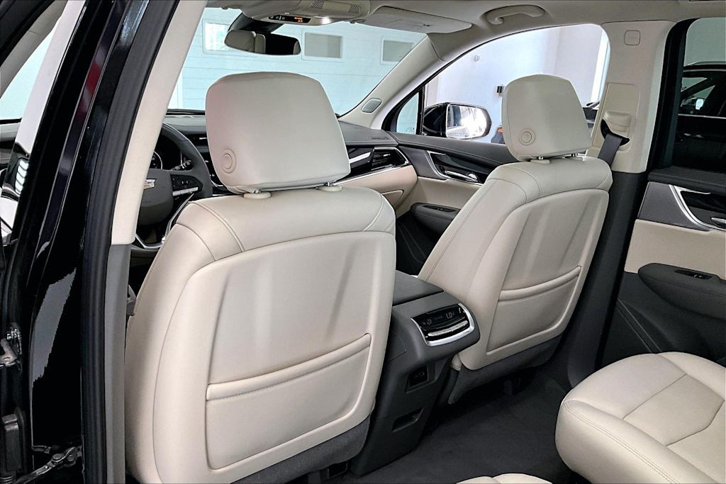 Thumbnail: 2024 Cadillac XT6 - 11
