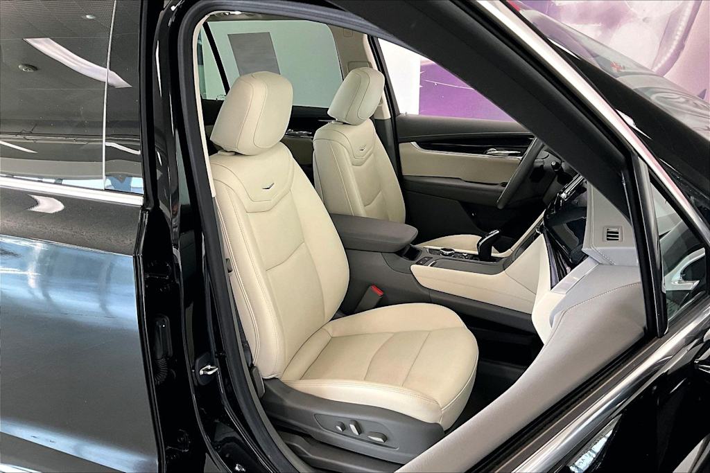 Thumbnail: 2024 Cadillac XT6 - 21