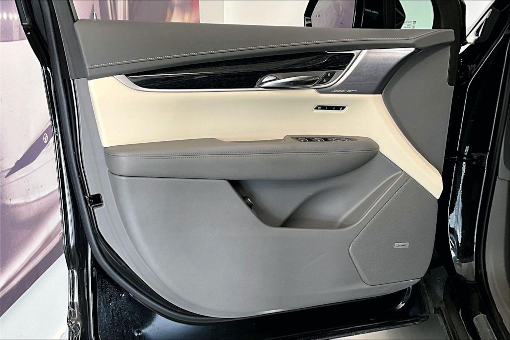 Thumbnail: 2024 Cadillac XT6 - 26