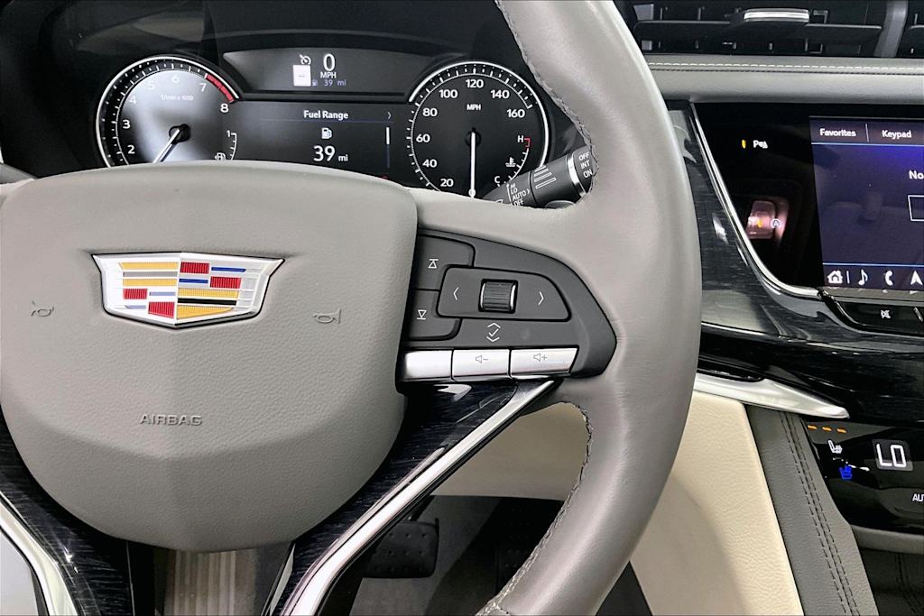 Thumbnail: 2024 Cadillac XT6 - 25
