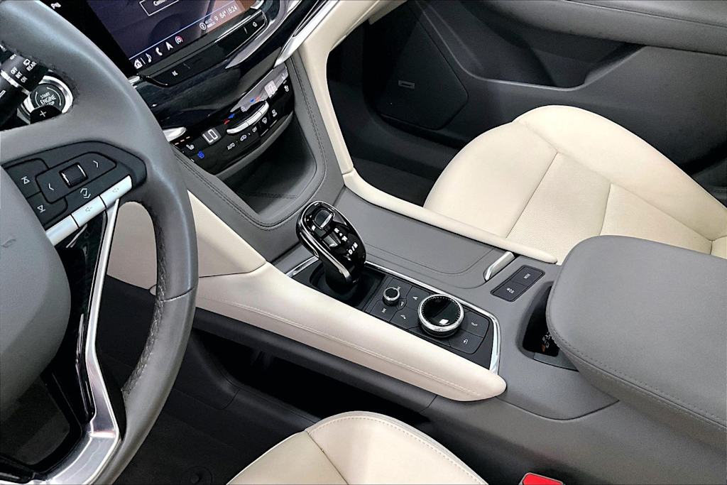 Thumbnail: 2024 Cadillac XT6 - 16