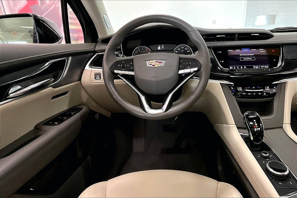 Thumbnail: 2024 Cadillac XT6 - 13