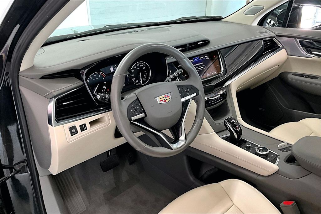 Thumbnail: 2024 Cadillac XT6 - 2