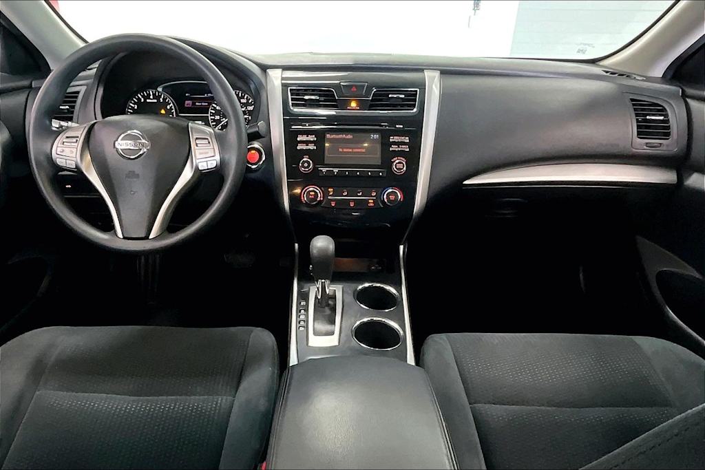 Thumbnail: 2015 Nissan Altima - 9