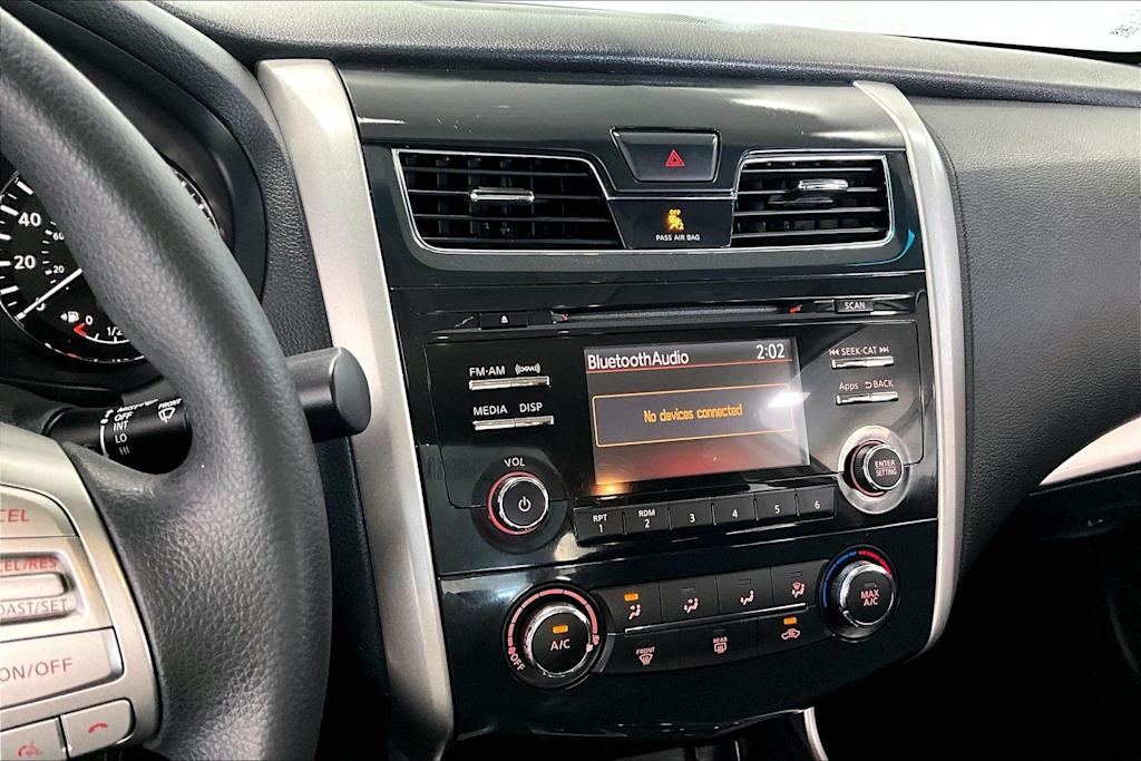 Thumbnail: 2015 Nissan Altima - 15