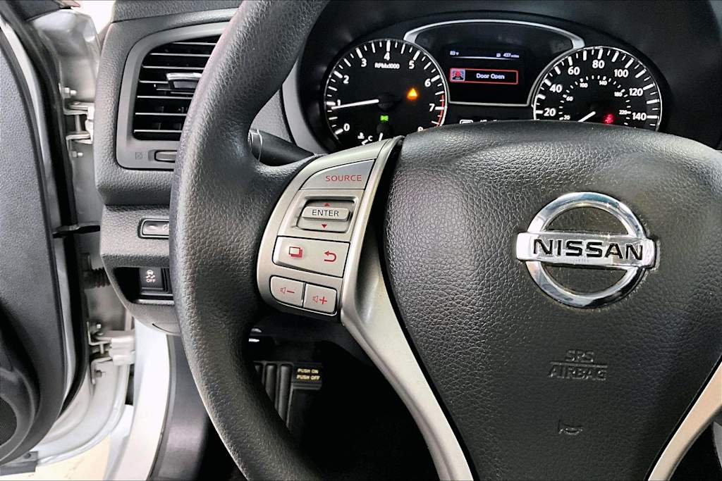 Thumbnail: 2015 Nissan Altima - 23
