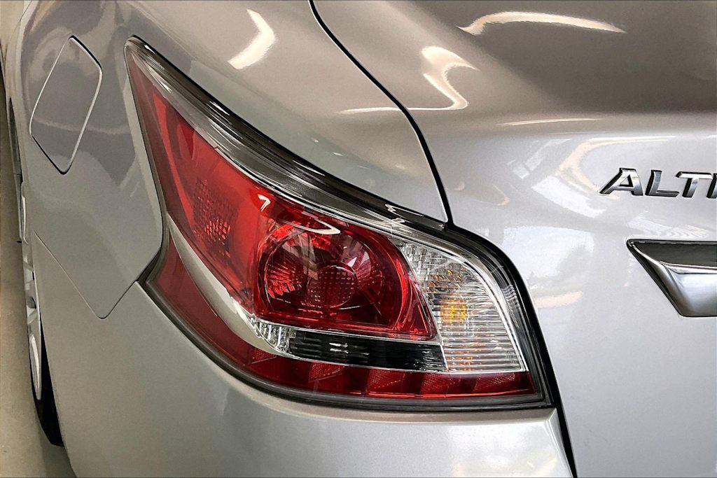 Thumbnail: 2015 Nissan Altima - 30