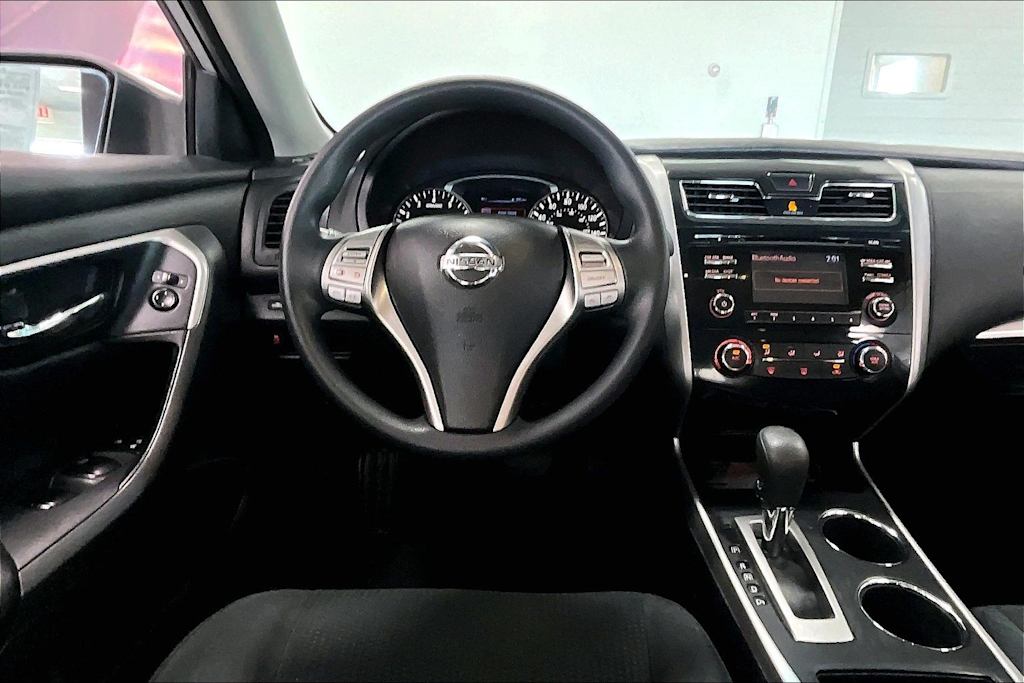 Thumbnail: 2015 Nissan Altima - 13