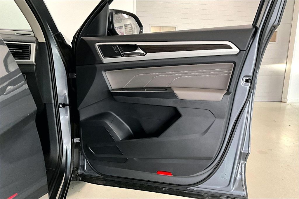 Thumbnail: 2021 Volkswagen Atlas - 26