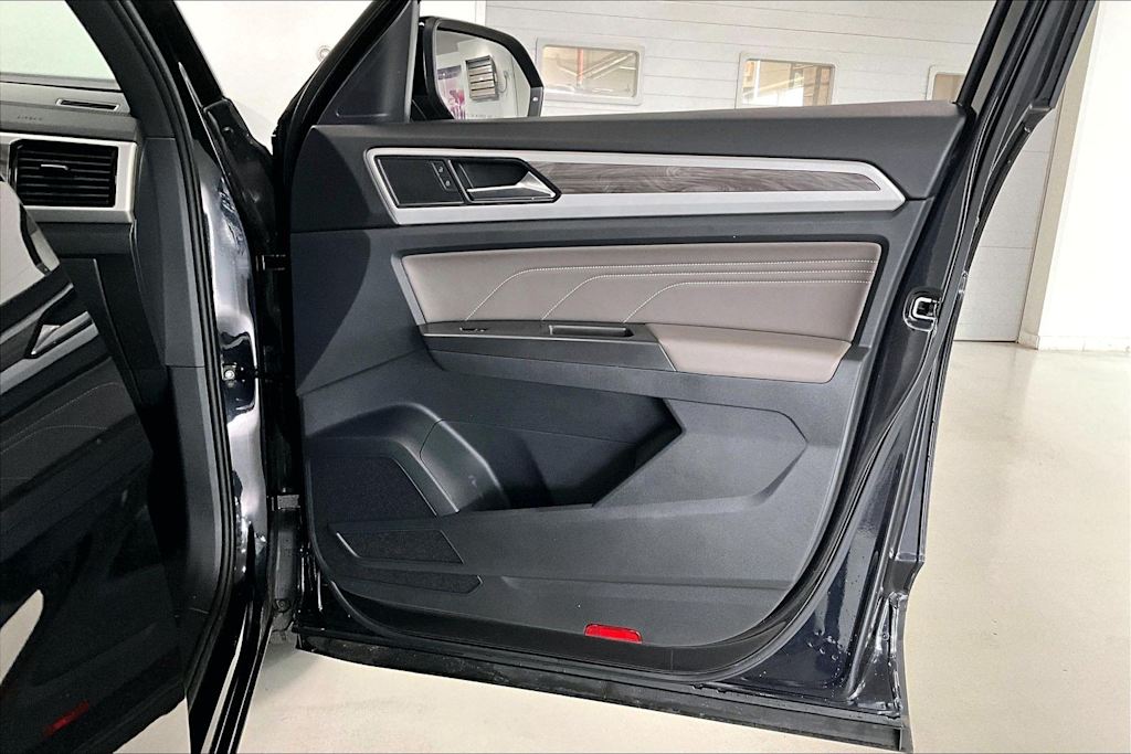 Thumbnail: 2023 Volkswagen Atlas - 26