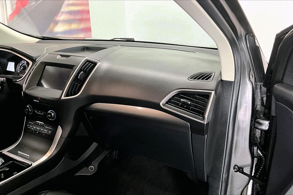 Thumbnail: 2020 Ford Edge - 22