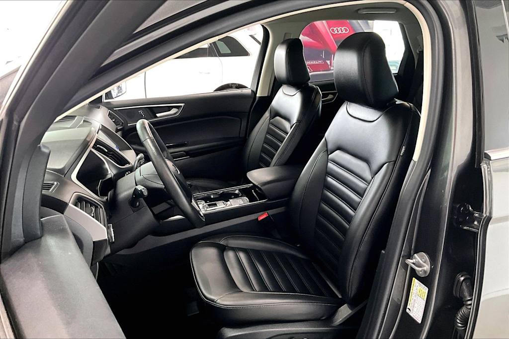 Thumbnail: 2020 Ford Edge - 10