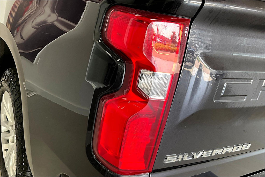 Thumbnail: 2022 Chevrolet Silverado 1500 - 27