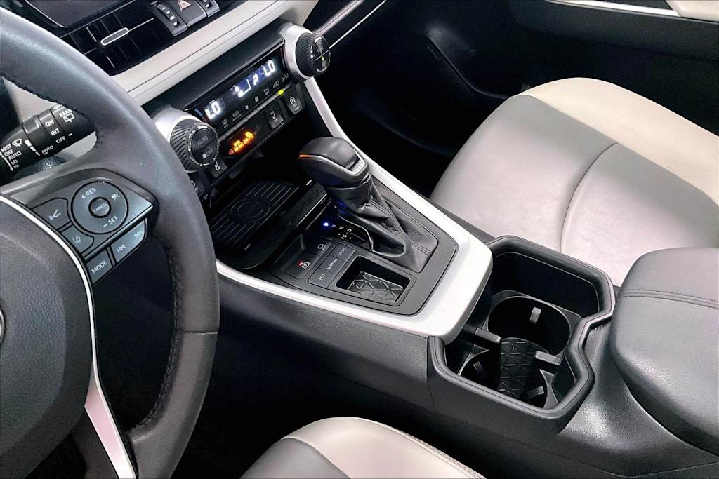 Thumbnail: 2023 Toyota RAV4 - 15
