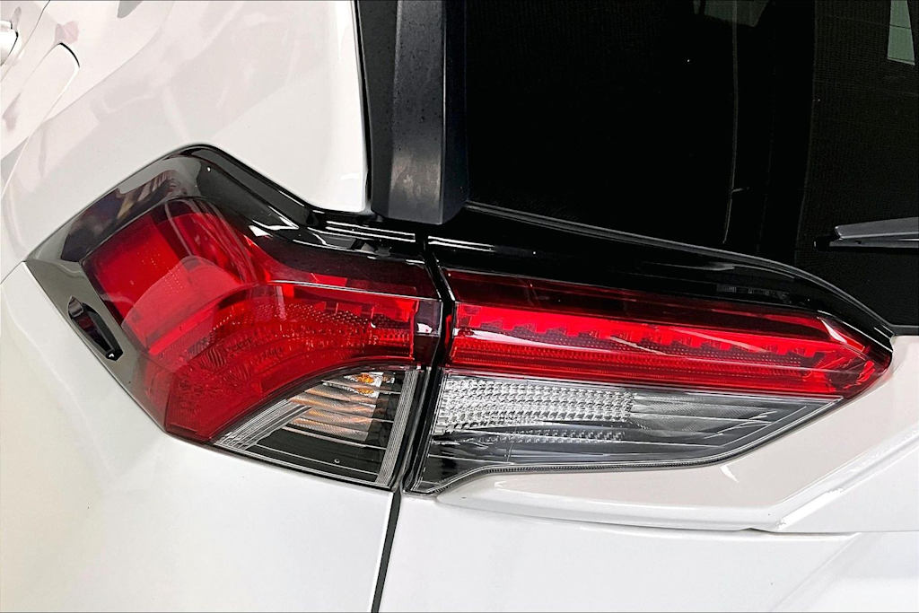 Thumbnail: 2021 Toyota RAV4 - 30
