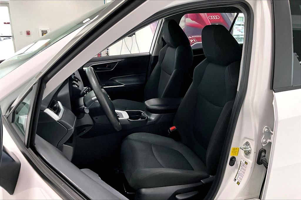 Thumbnail: 2021 Toyota RAV4 - 10