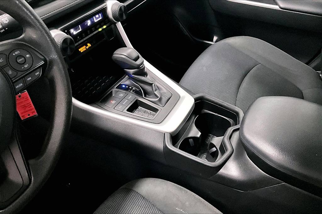 Thumbnail: 2021 Toyota RAV4 - 16