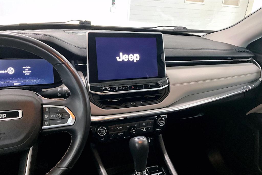 Thumbnail: 2022 Jeep Compass - 14