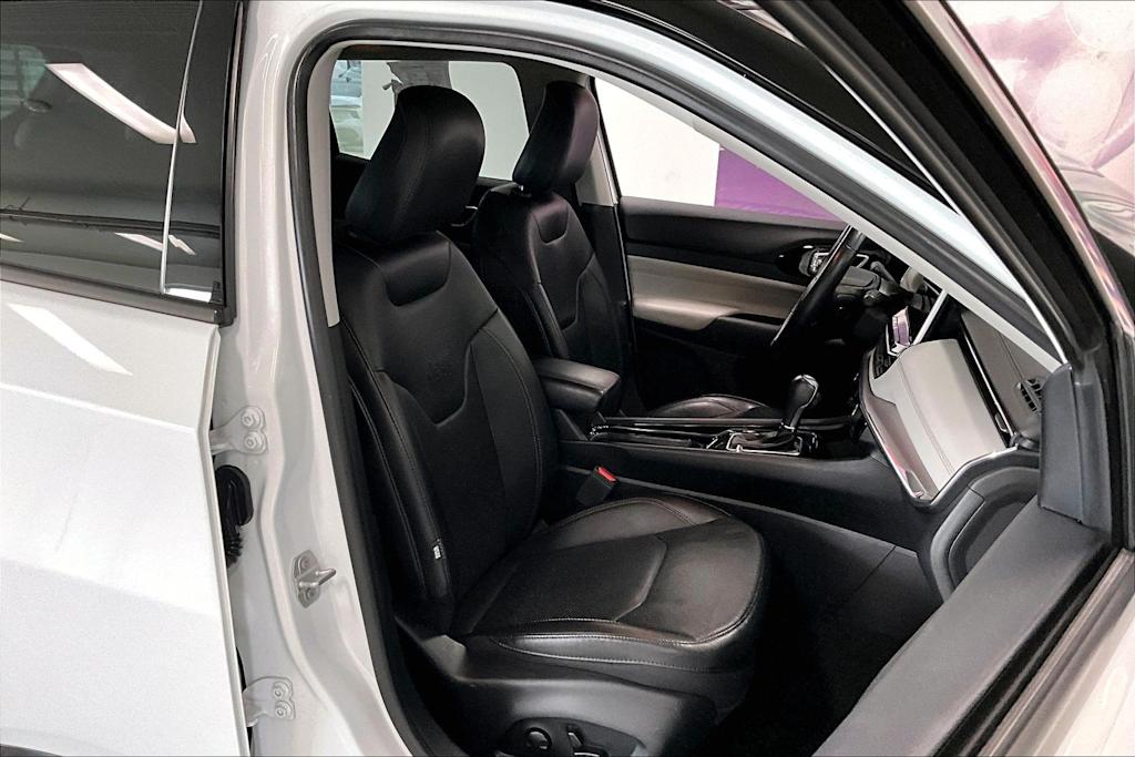Thumbnail: 2022 Jeep Compass - 11