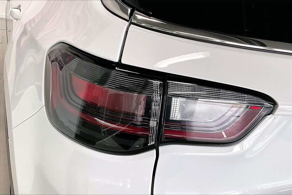 Thumbnail: 2022 Jeep Compass - 28