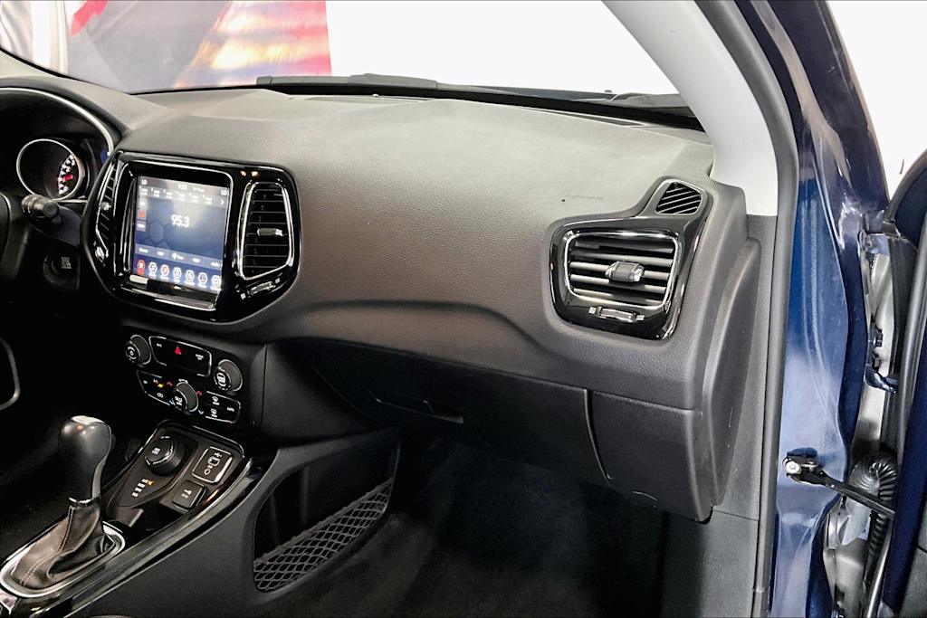 Thumbnail: 2019 Jeep Compass - 14