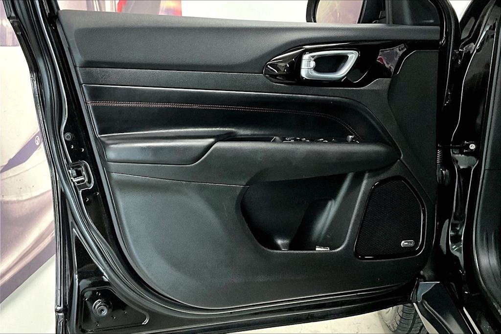 Thumbnail: 2022 Jeep Compass - 22