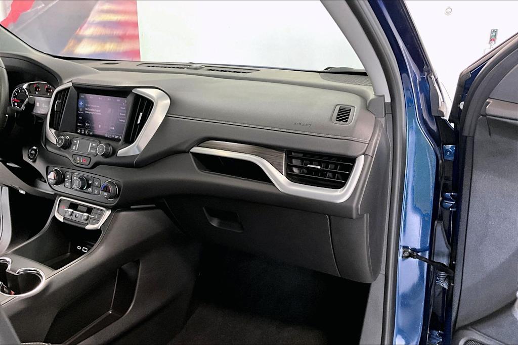 Thumbnail: 2022 GMC Terrain - 24