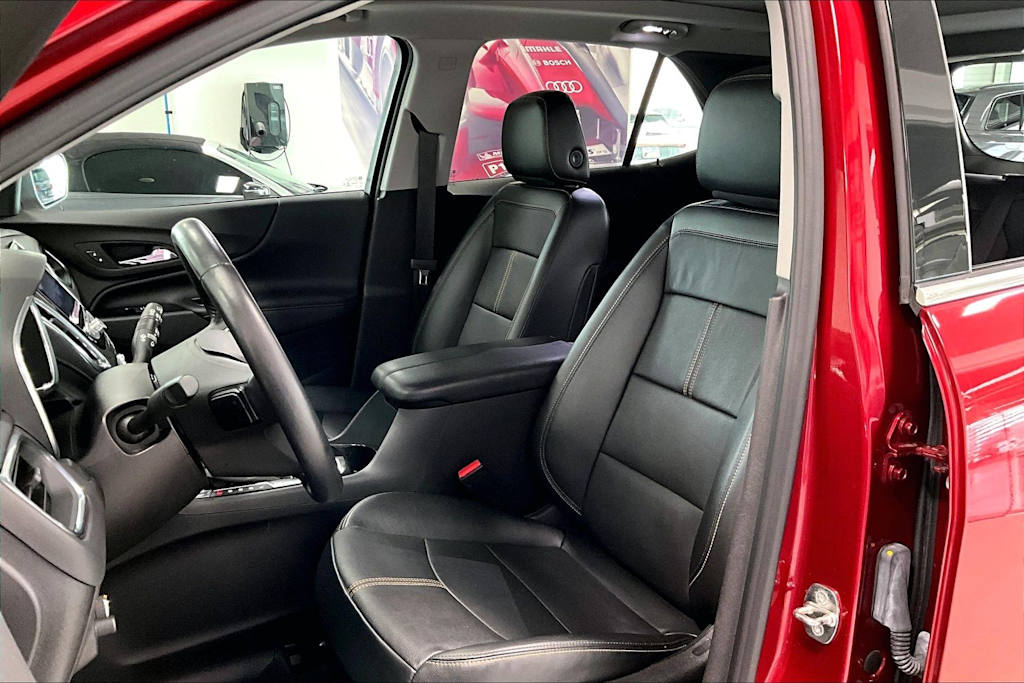 Thumbnail: 2022 Chevrolet Equinox - 10