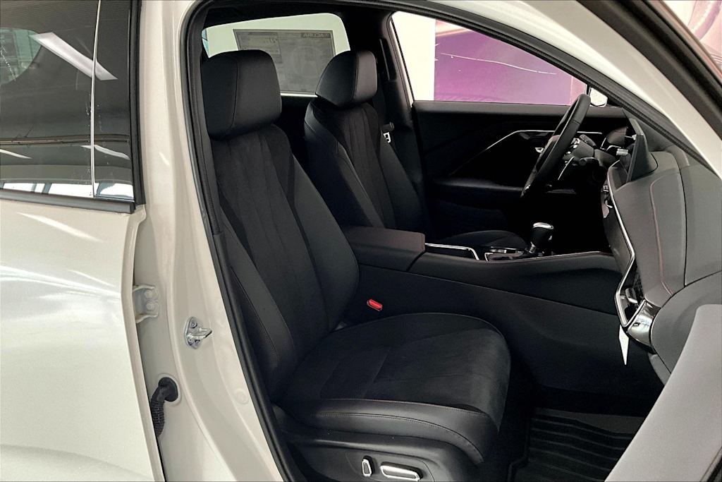 Thumbnail: 2025 Acura ADX - 18