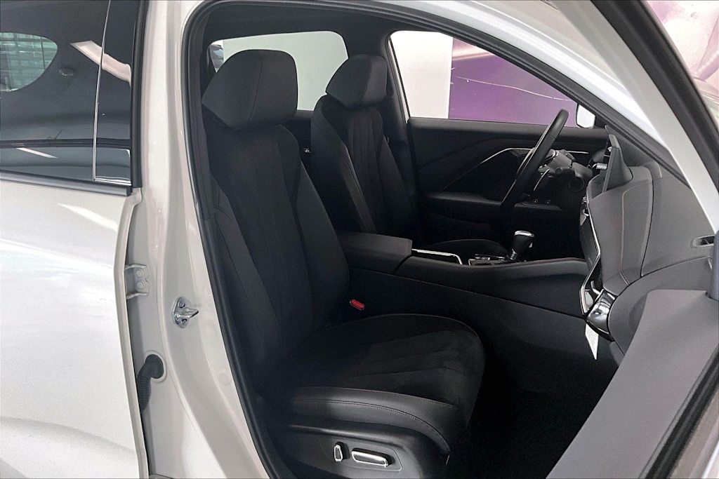 Thumbnail: 2025 Acura ADX - 11