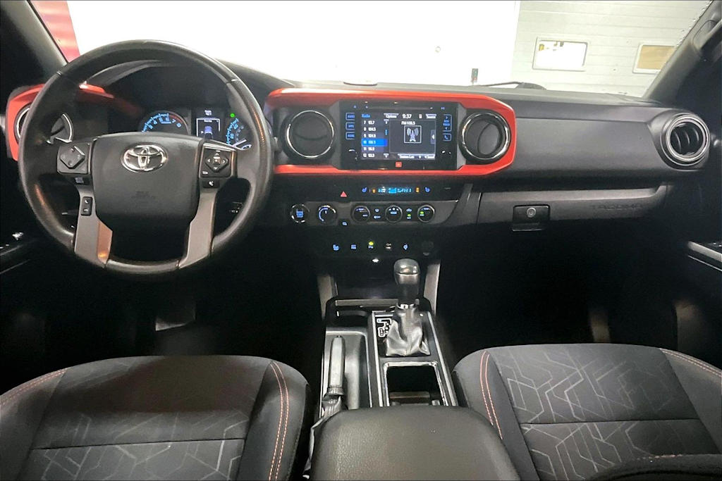Thumbnail: 2017 Toyota Tacoma - 8