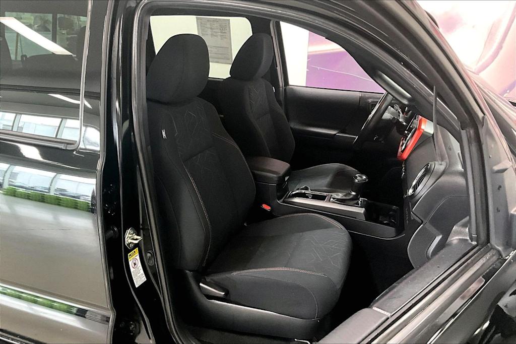 Thumbnail: 2017 Toyota Tacoma - 10